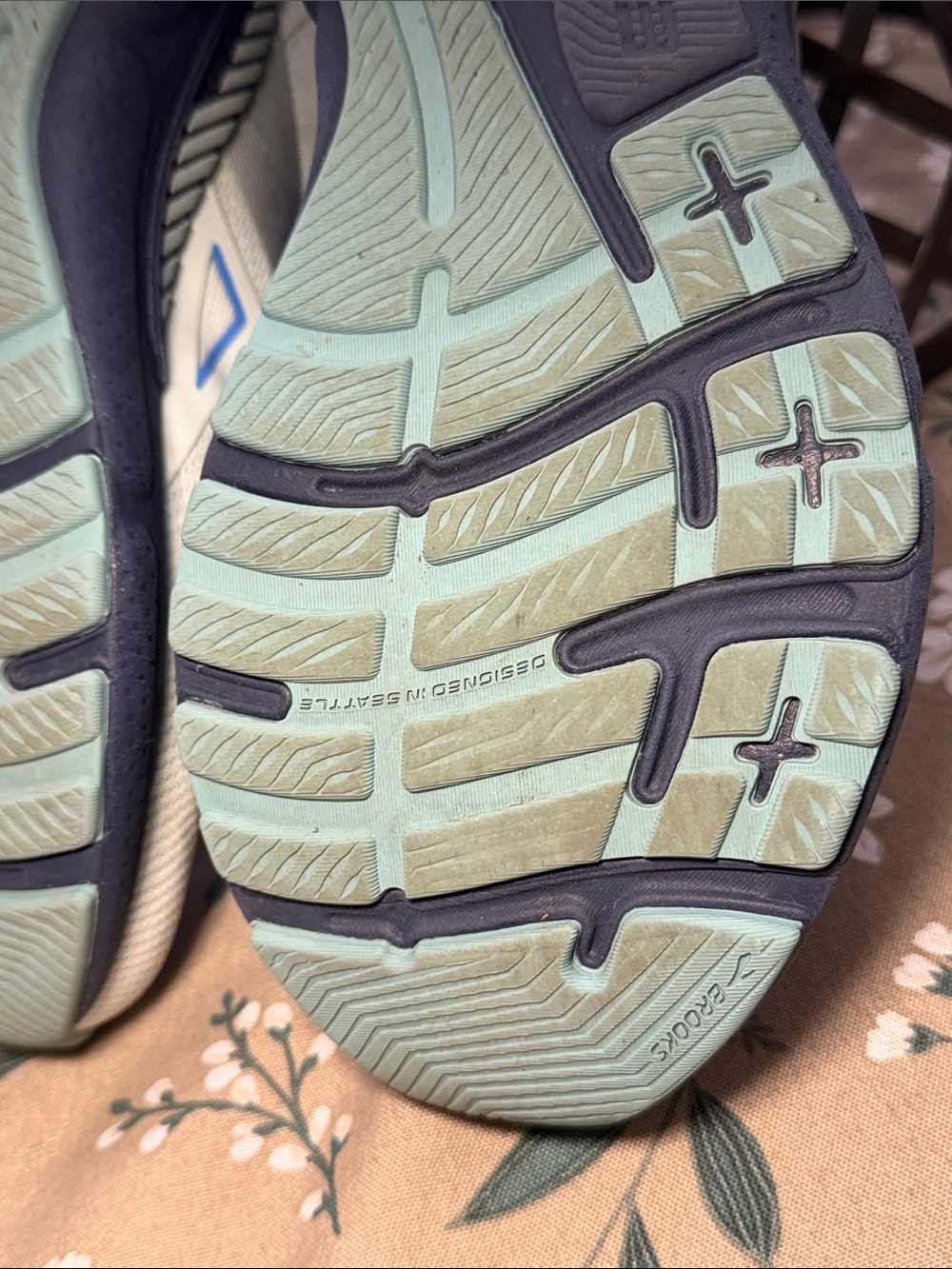 Brooks women’s Adrenaline GTS 23 Running Shoes - Light Blue/Navy Accents - Picture 6 of 9